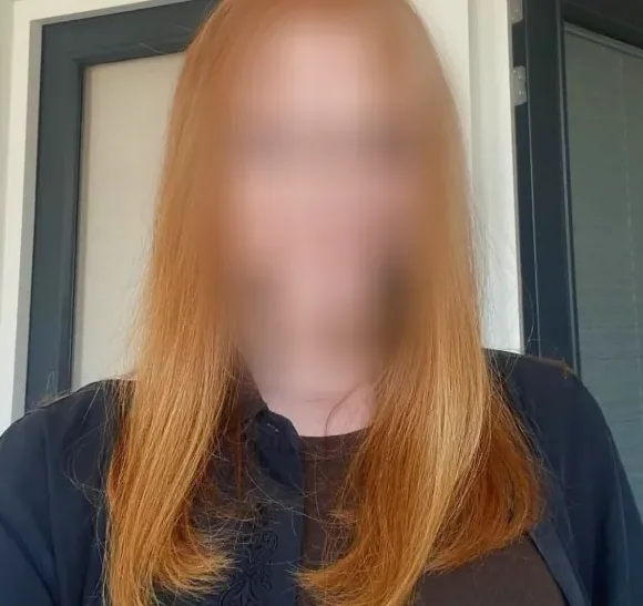 Amina, 27