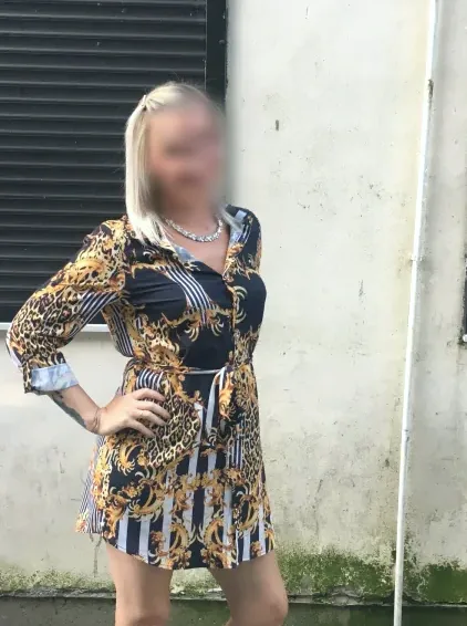 Andrea, 34