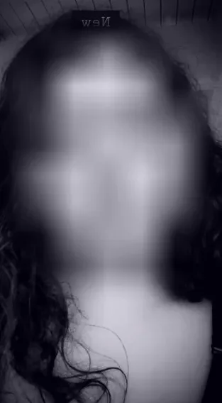 Astrid, 21