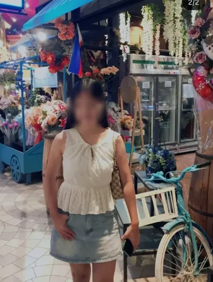 Bettina, 20