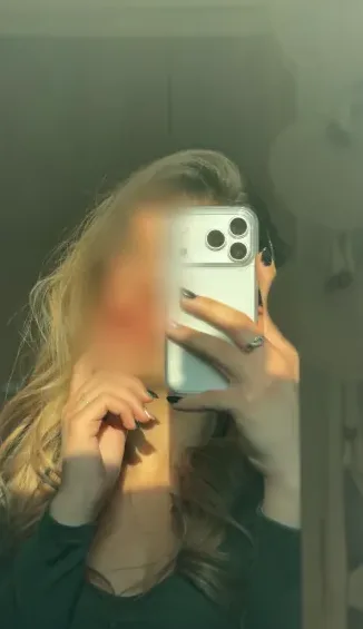 Claudia, 20