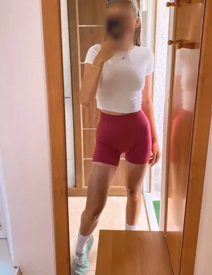 Dragana, 27