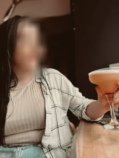 Elena, 20