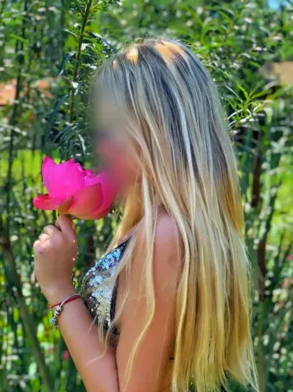 Isabella, 31