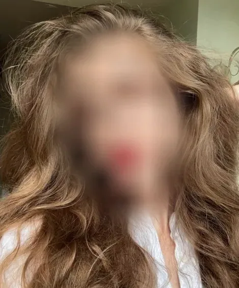 Isabella, 20