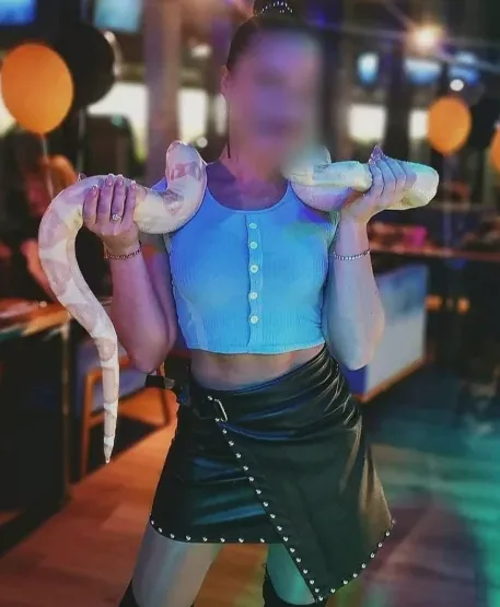 Julia, 40