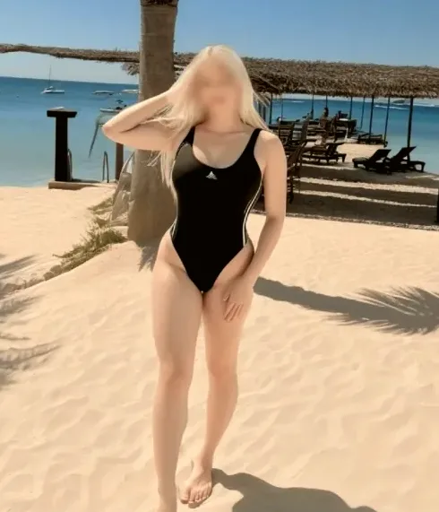 Julia, 22