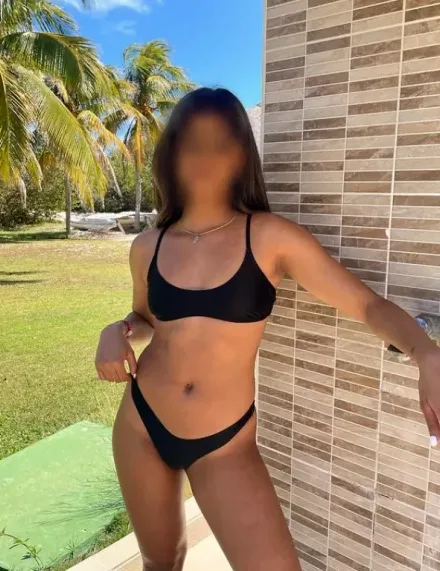 Karin, 29