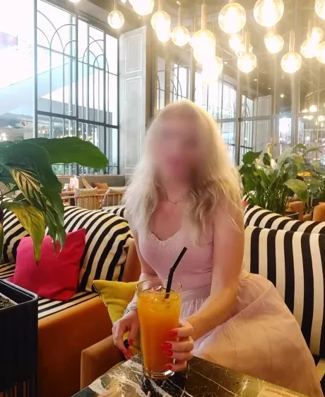 Kathrin, 38