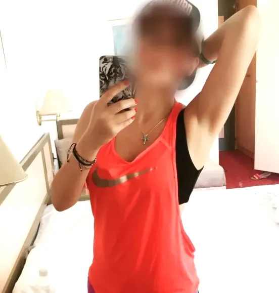Kathrin, 28
