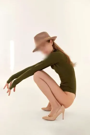 Lara, 30