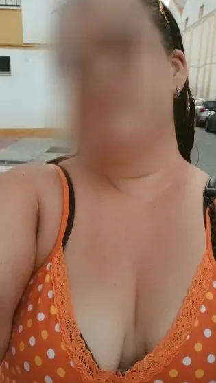 Melanie, 24