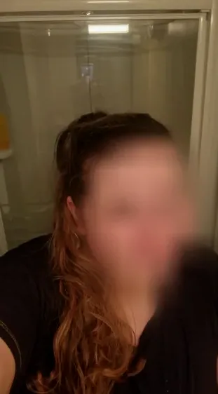 Nikolina, 26