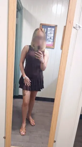 Nina, 36