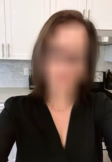 Pia, 38