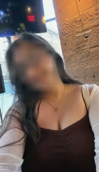 Renate, 24
