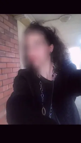 Sabine, 33