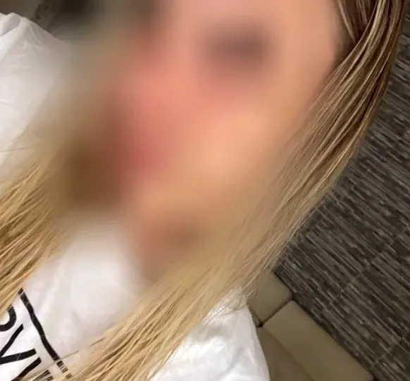 Sophie, 20
